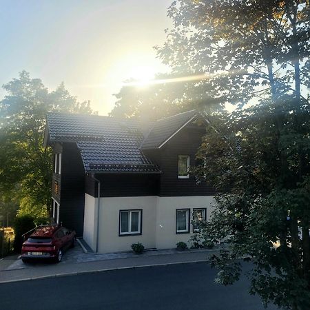 Pension & Ferienwohnung Oberhof 810 M エクステリア 写真
