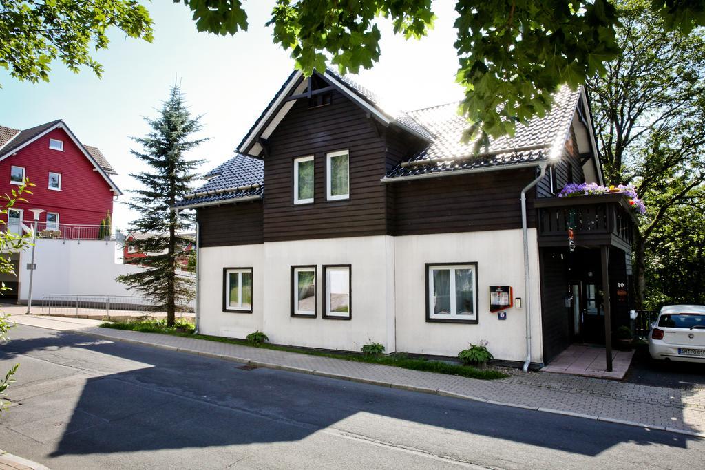Pension & Ferienwohnung Oberhof 810 M エクステリア 写真