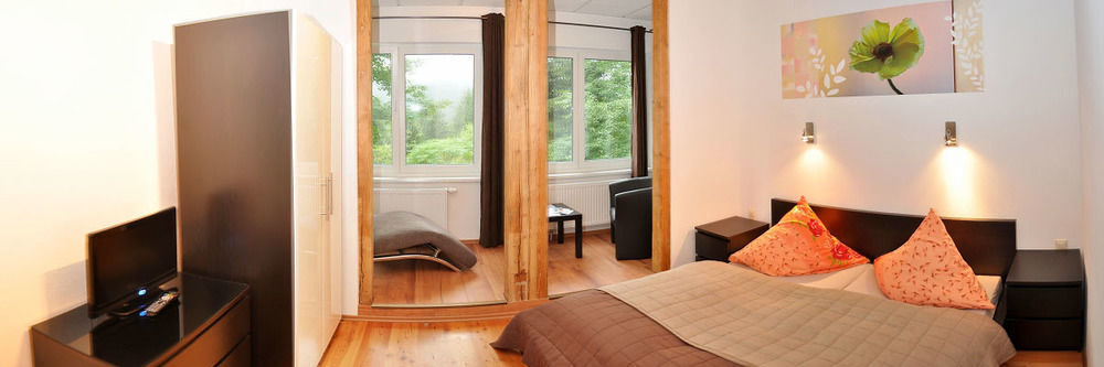 Pension & Ferienwohnung Oberhof 810 M エクステリア 写真