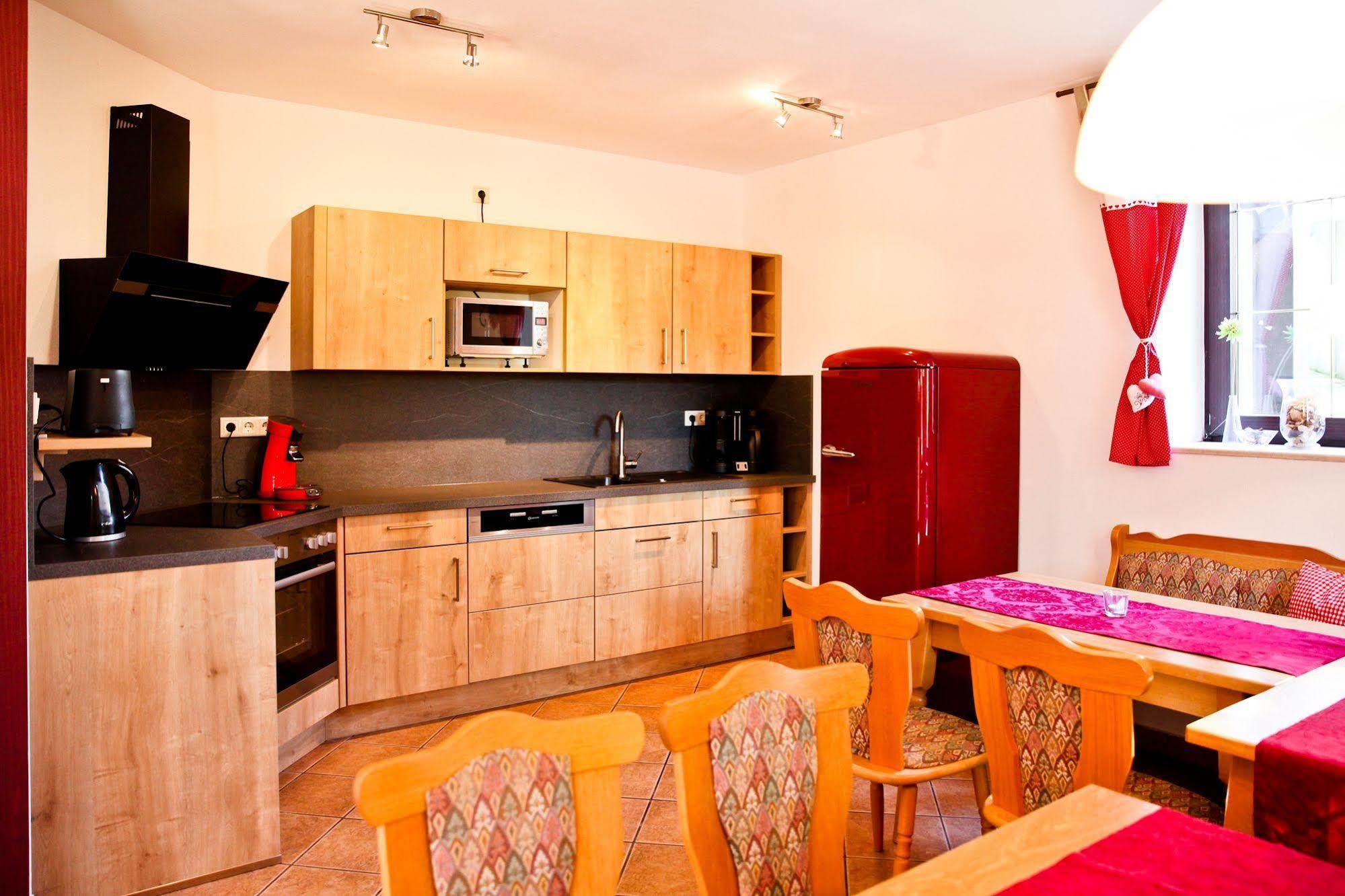 Pension & Ferienwohnung Oberhof 810 M エクステリア 写真