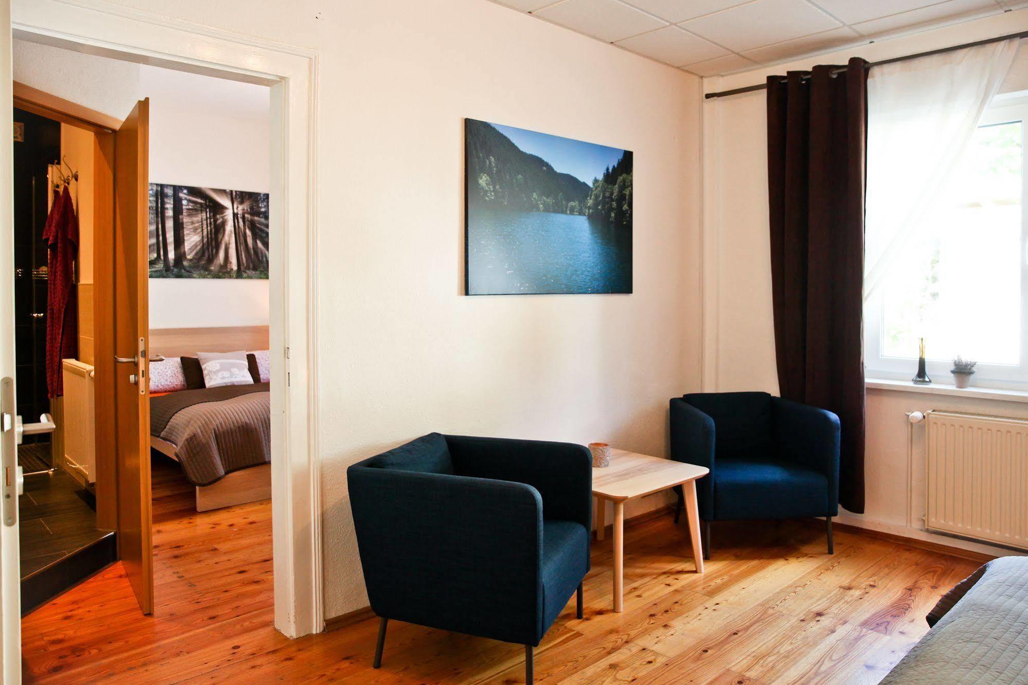 Pension & Ferienwohnung Oberhof 810 M エクステリア 写真