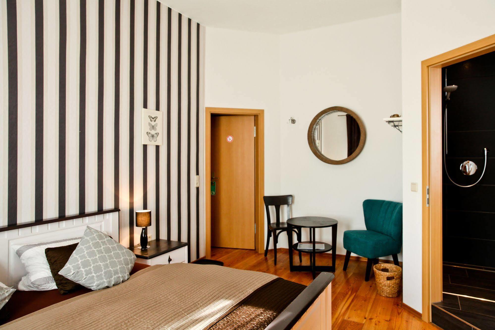 Pension & Ferienwohnung Oberhof 810 M エクステリア 写真