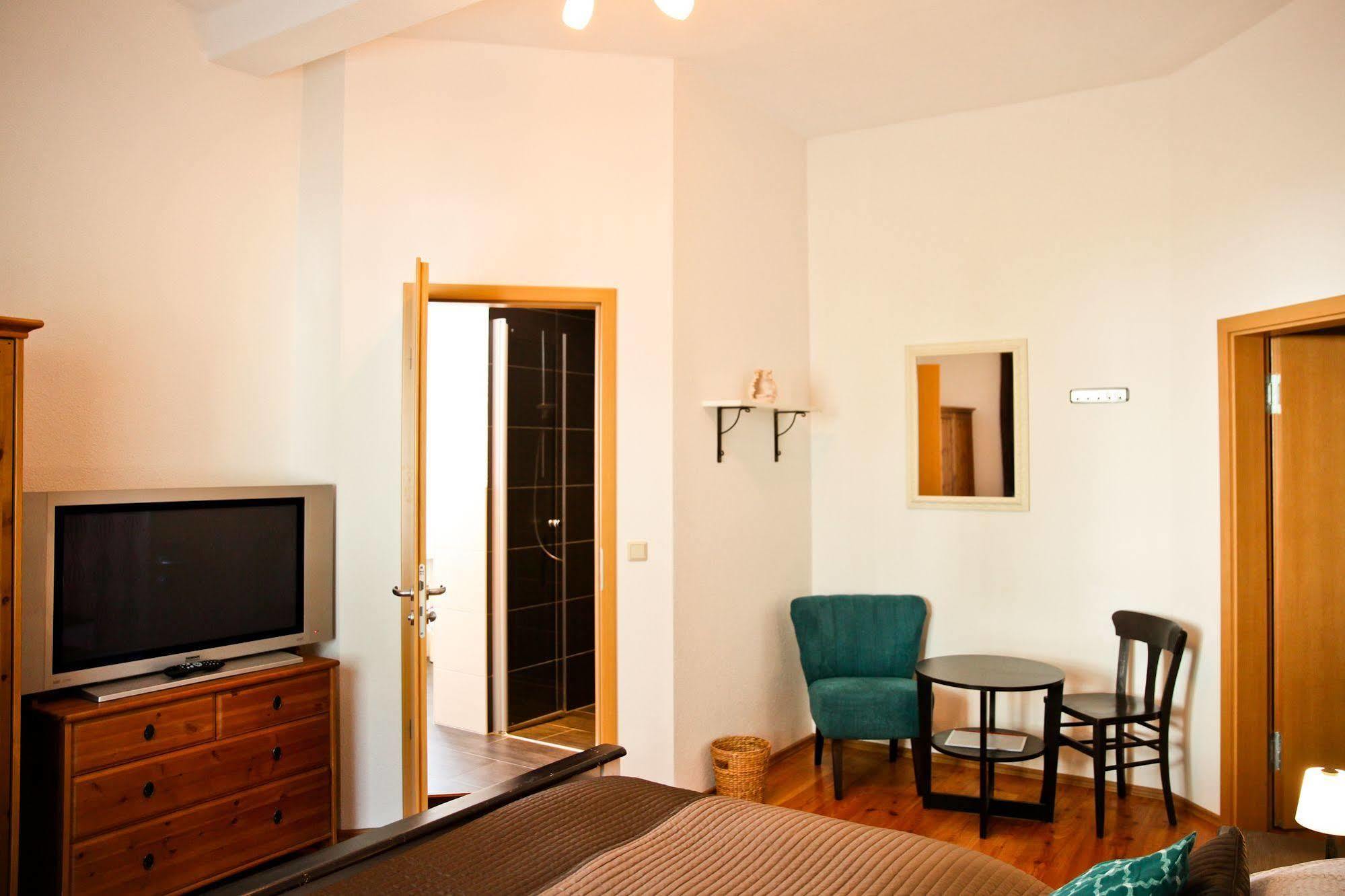 Pension & Ferienwohnung Oberhof 810 M エクステリア 写真